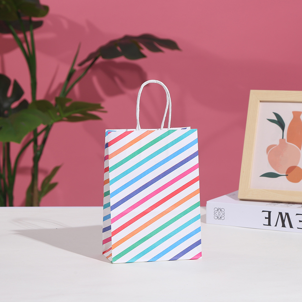 30枚入り ストライプ柄 クラフト紙 ギフトバッグ 星柄 結 - Baby Zebra Clothing のレビューと価格